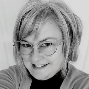 Meet your Posher, Evelyn